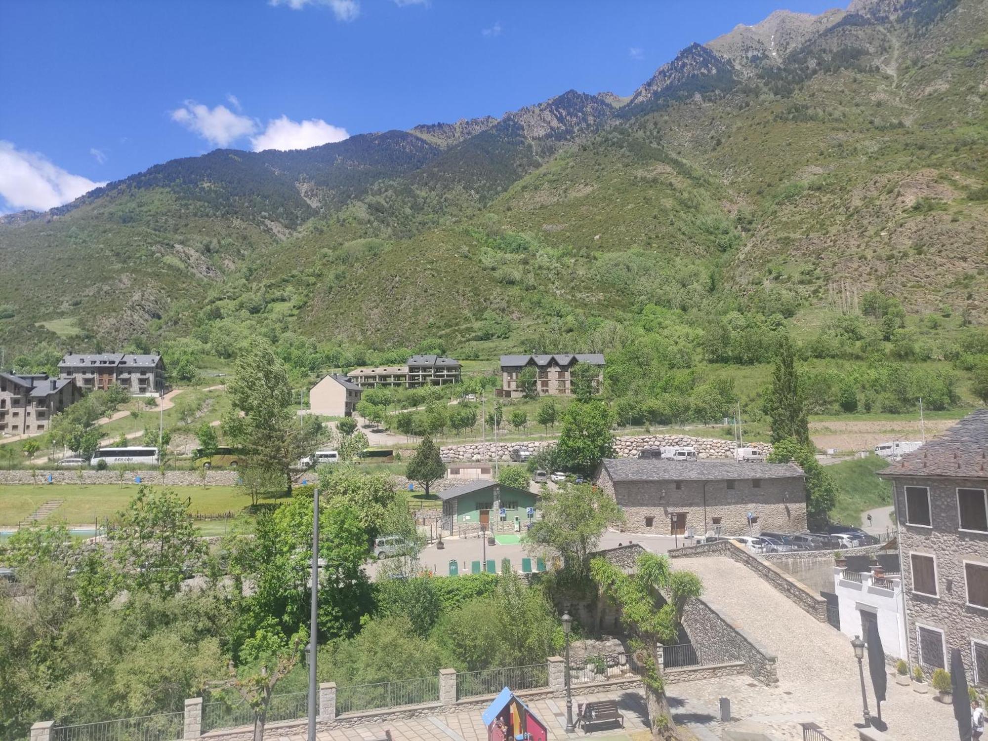 Apartamentos Casa Roldan I Benasque Buitenkant foto