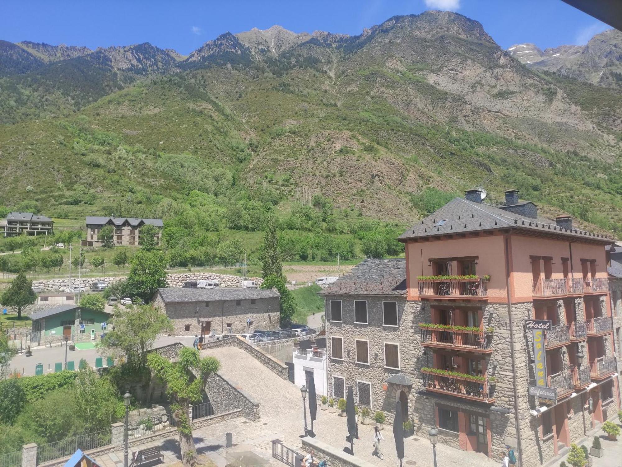 Apartamentos Casa Roldan I Benasque Buitenkant foto